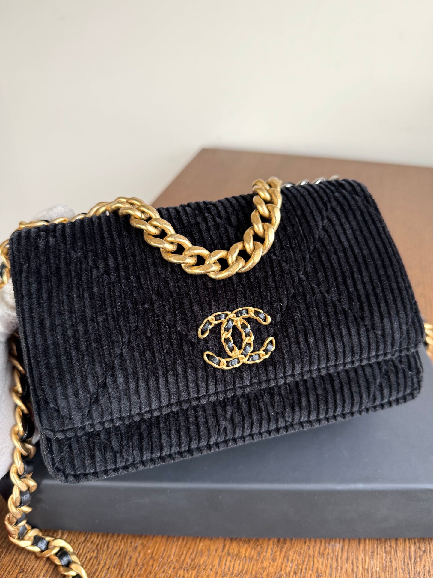 Pre-owned Chanel 19 Wallet On Chain Corduroy Black Bag