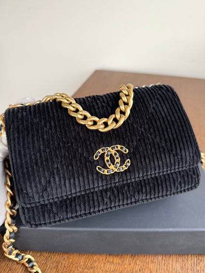 Pre-owned Chanel 19 Wallet On Chain Corduroy Black Bag