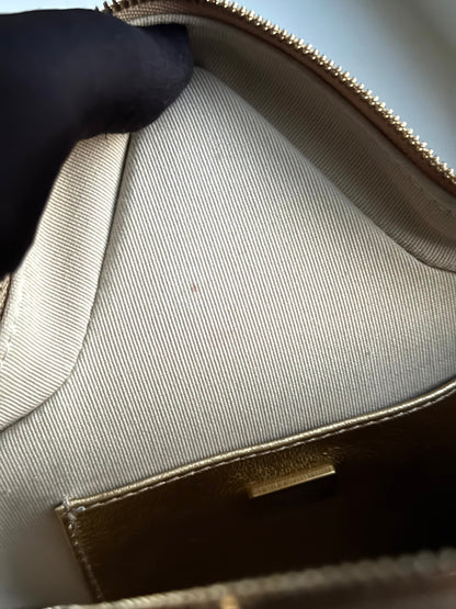 Pre-owned Chanel Walk Of Fame Metallic Gold Leather Bag