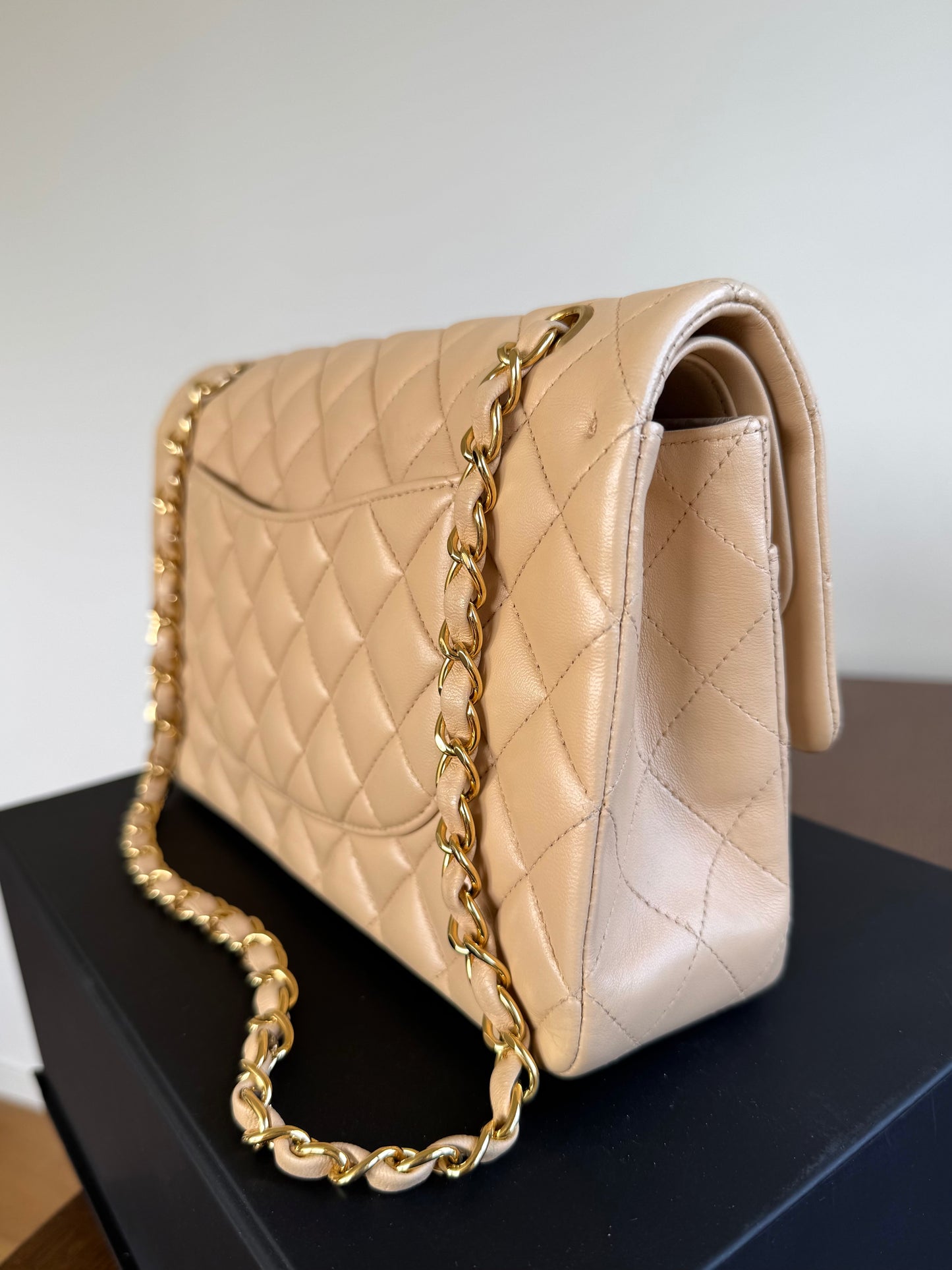 Pre-owned Chanel Timeless Classic Medium Beige Lambskin Flap Bag