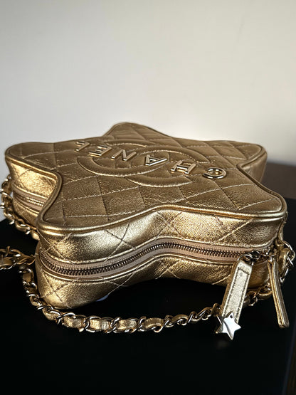 Pre-owned Chanel Walk Of Fame Metallic Gold Leather Bag
