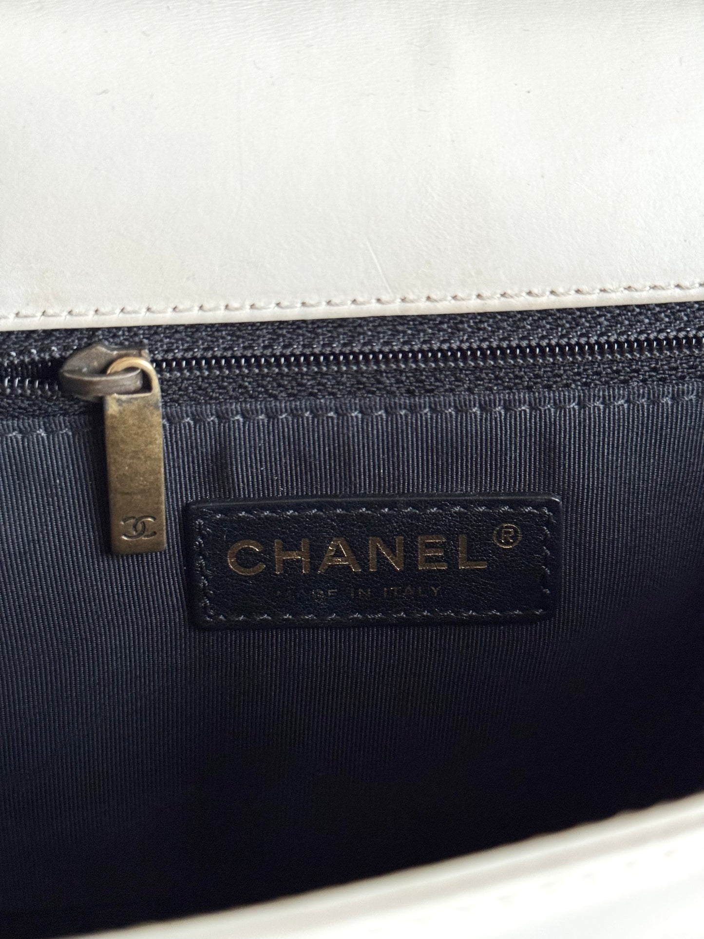 Pre-owned Chanel Boy Medium Original Clasp White Leather Flap Bag