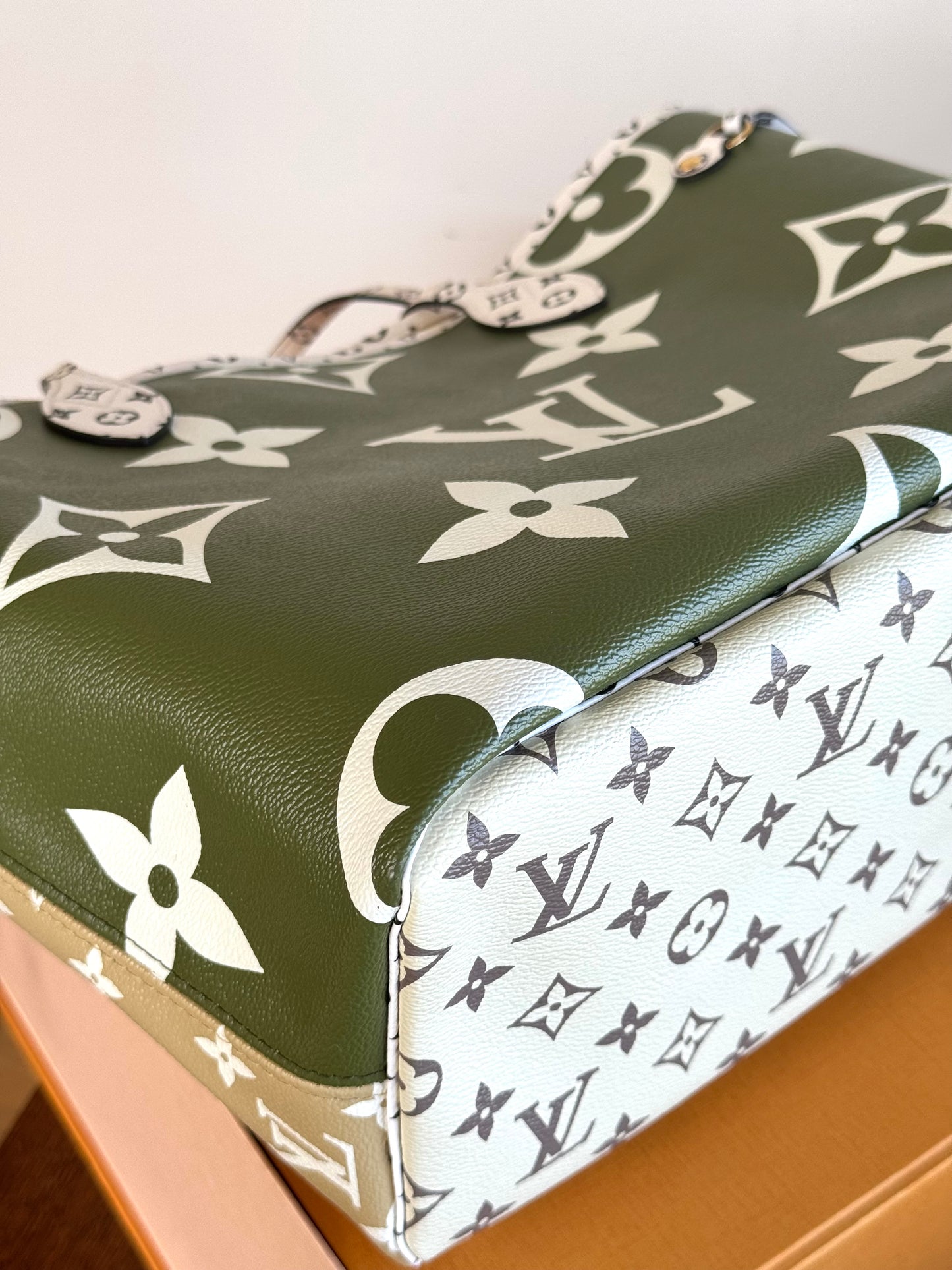 Pre-owned Louis Vuitton Neverfull MM Monogram Giant Kaki Tote Bag