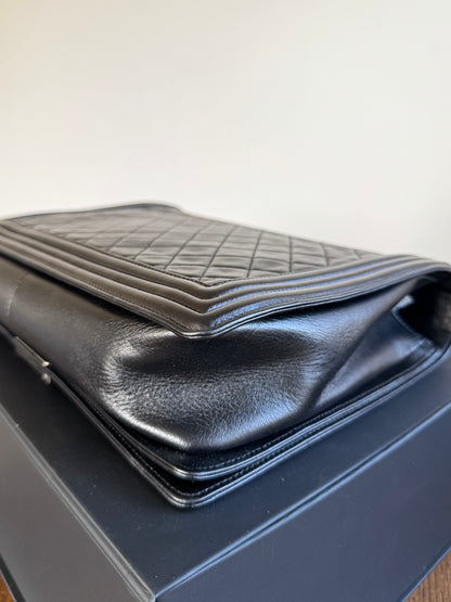 Pre-owned Chanel Boy Maxi Black Leather Flap Bag