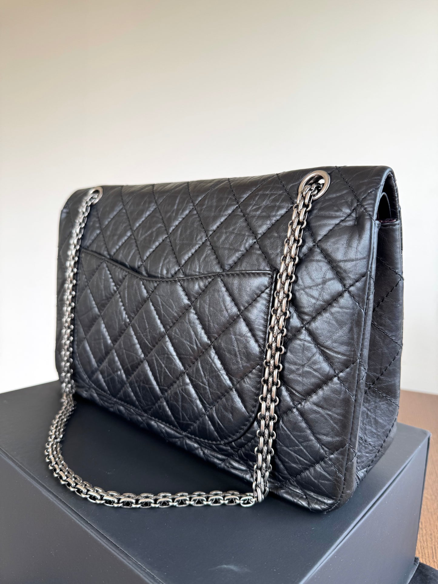 Pre-owned Chanel 2.55 Reissue Maxi 227 Black Calfskin Flap Bag