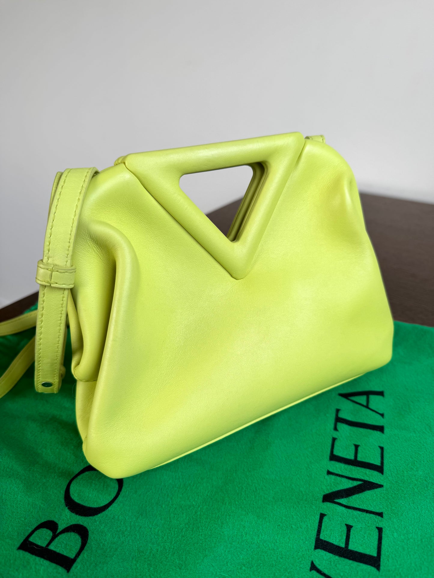 Pre-owned Bottega Veneta Point Small Seagrass Leather Bag