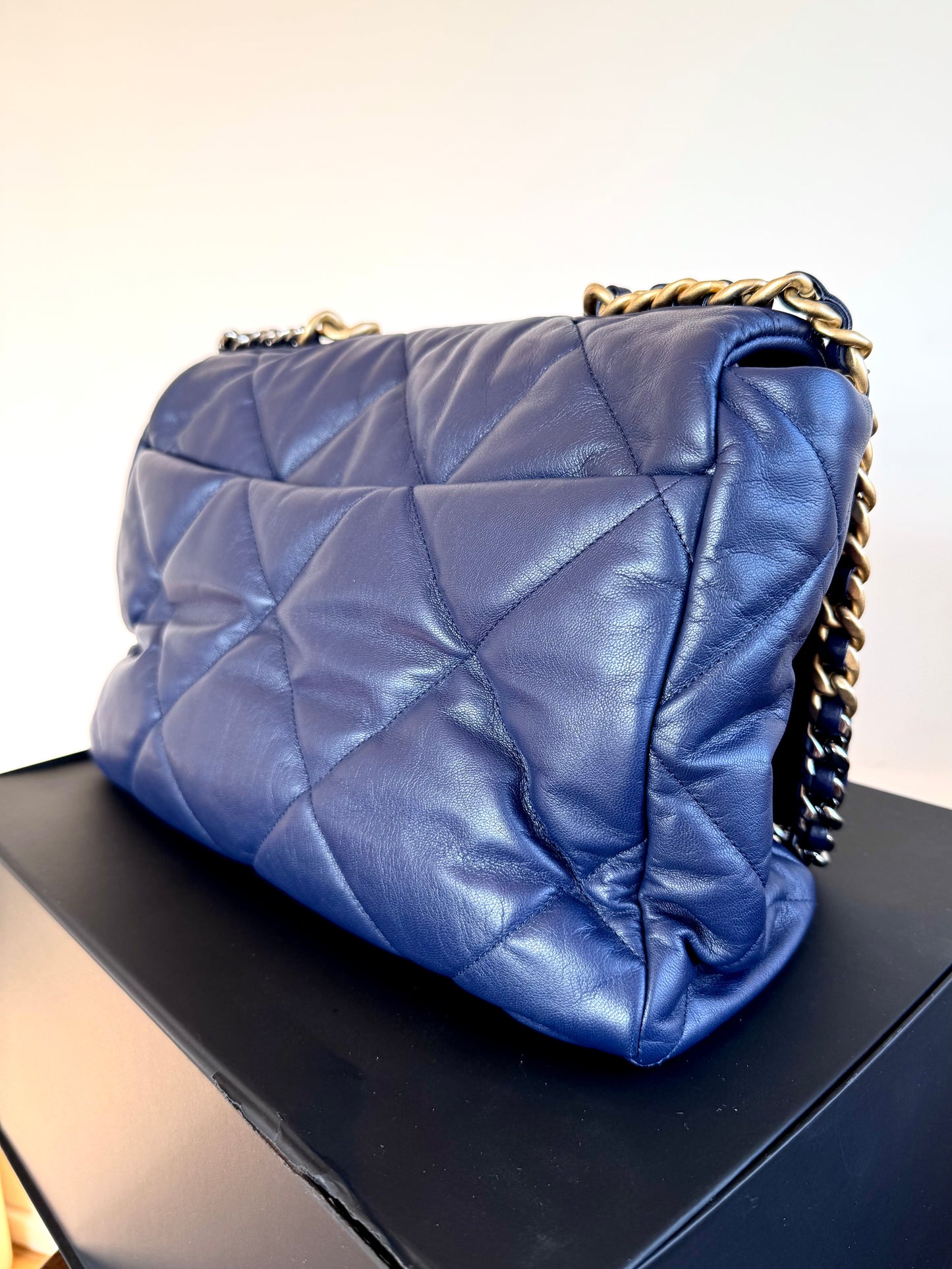 Pre-owned Chanel 19 Maxi Navy Lambskin Flap Bag