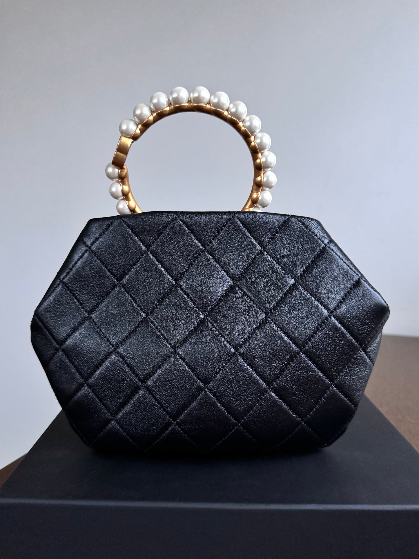 Pre-owned Chanel Black Lambskin Pearl Crown Handle Bag