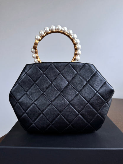 Pre-owned Chanel Black Lambskin Pearl Crown Handle Bag