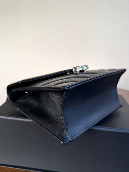 Pre-owned Chanel Chevron Envelope Black Leather Crossbody Bag