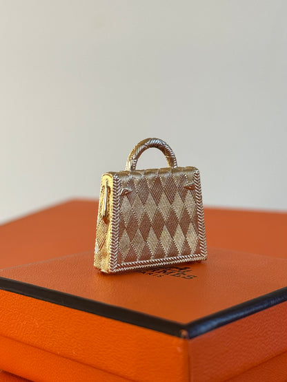 Pre-owned Hermès Curiosity Kelly Gold Pendant Necklace Charm
