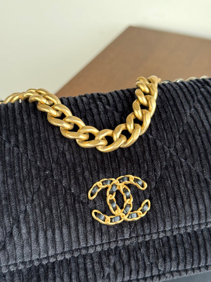 Pre-owned Chanel 19 Wallet On Chain Corduroy Black Bag