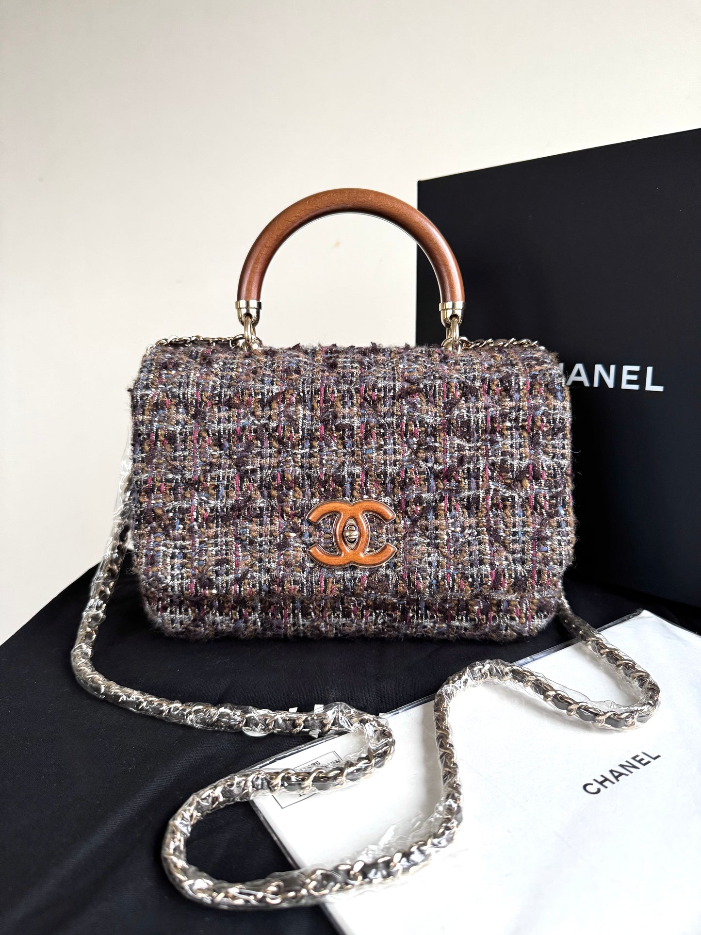 Pre-owned Chanel Knock On Wood Brown Tweed Top Handle Flap Bag