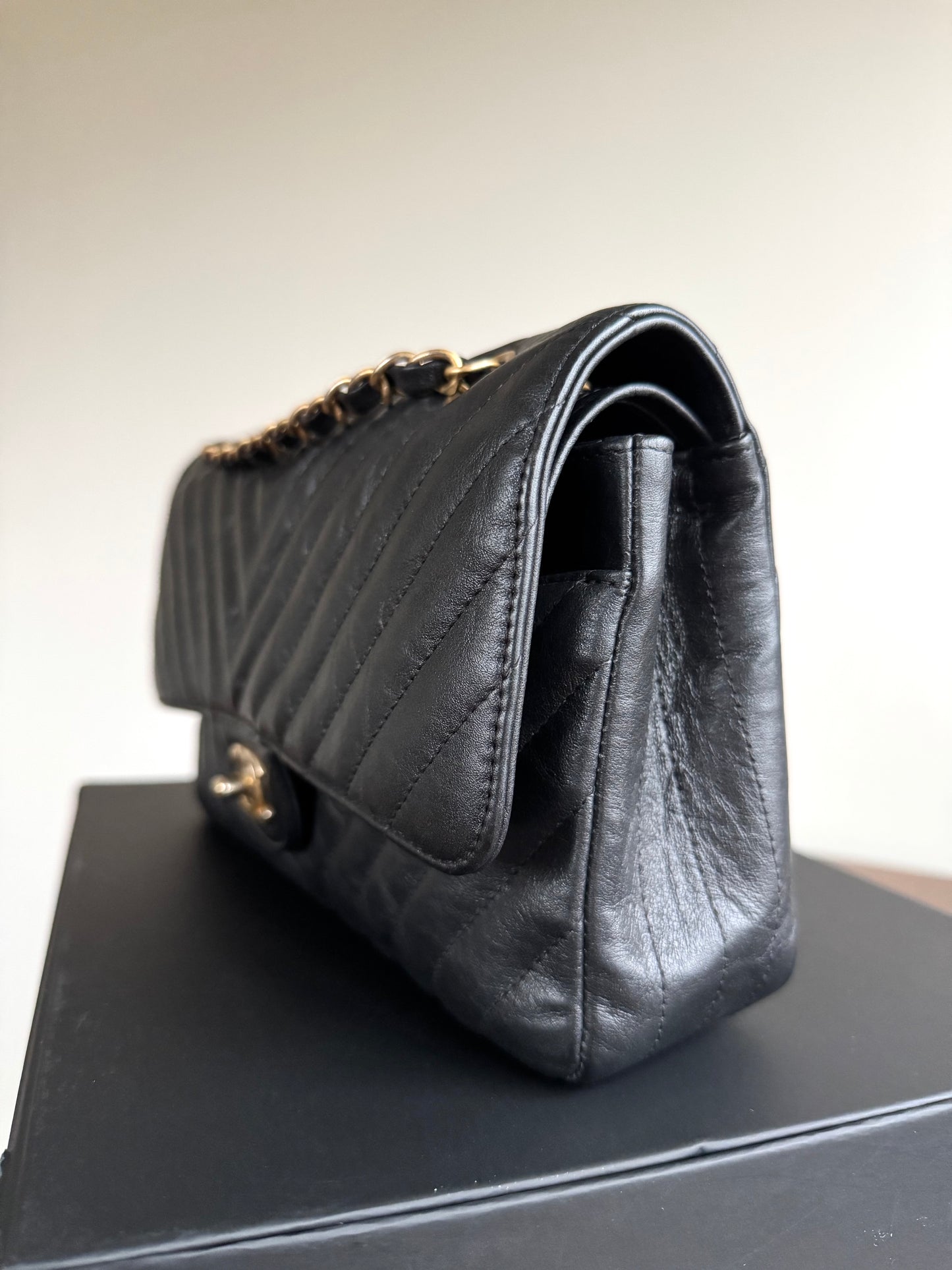 Pre-owned Chanel Timeless Classic Medium V-stitch Black Calfskin Flap Bag