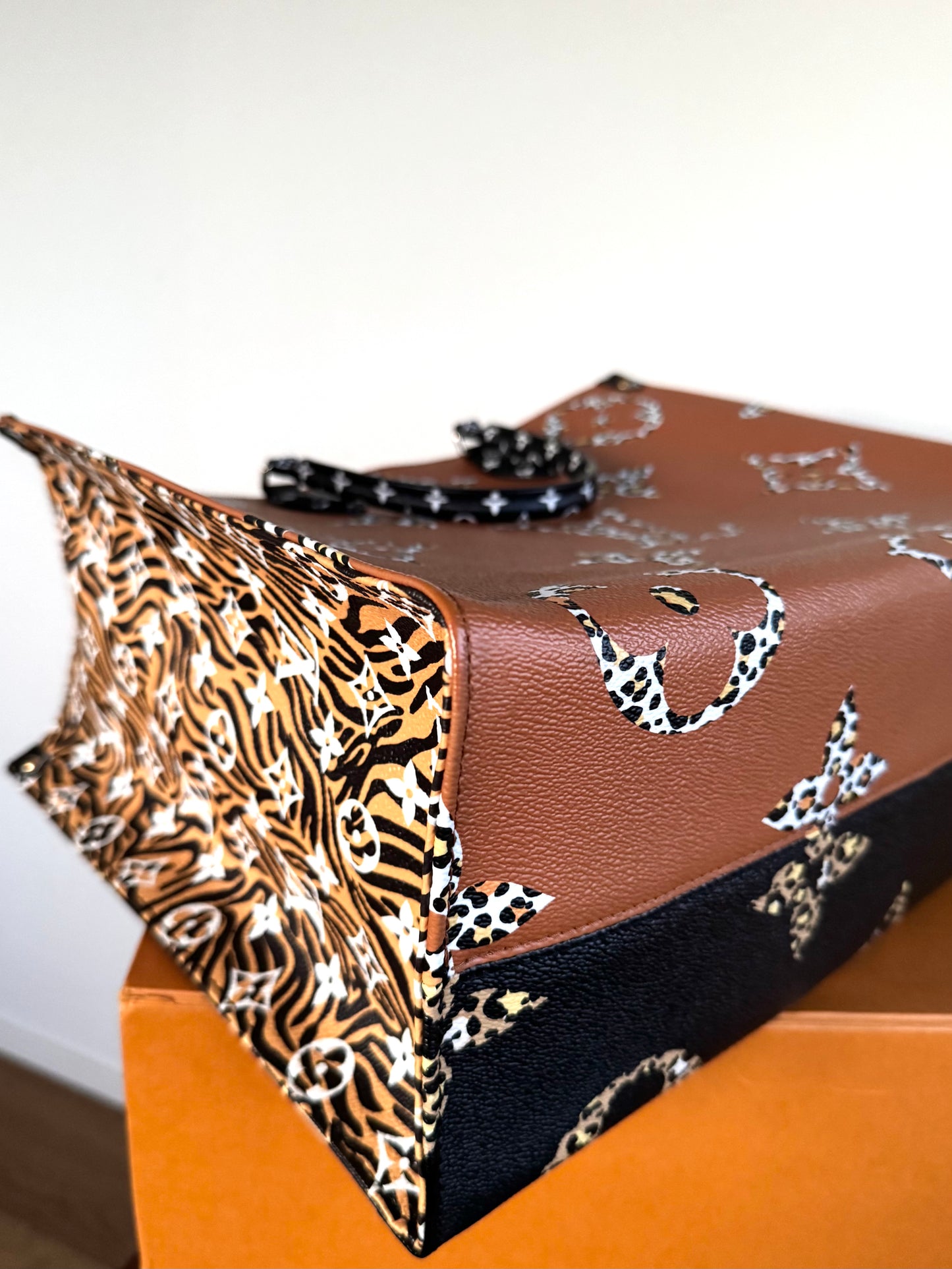 Pre-owned Louis Vuitton OnTheGo GM Jungle Monogram Tote Bag Limited Edition