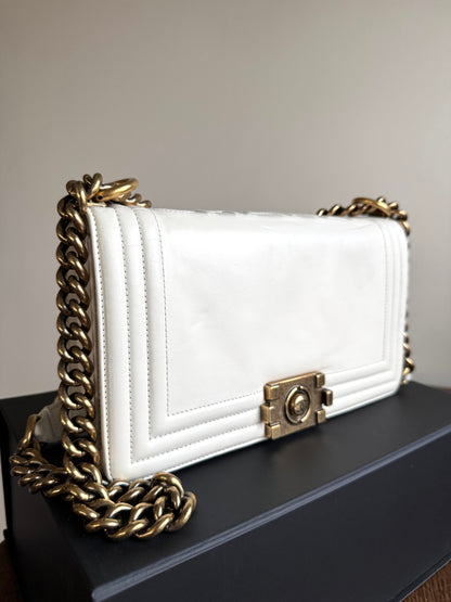 Pre-owned Chanel Boy Medium Original Clasp White Leather Flap Bag