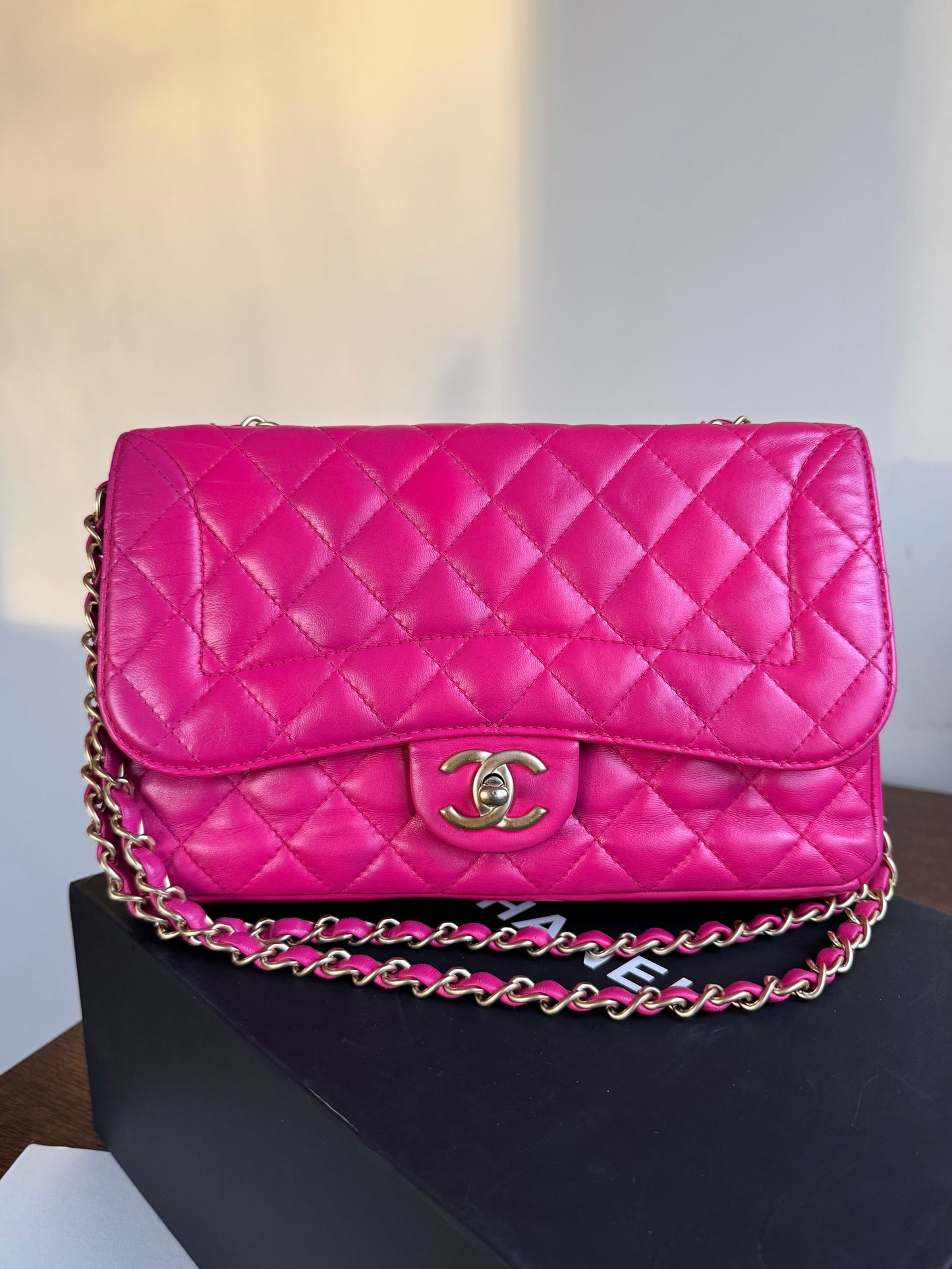 Pre-owned Chanel Paris-Seoul Mademoiselle Chic Medium Pink Leather Bag