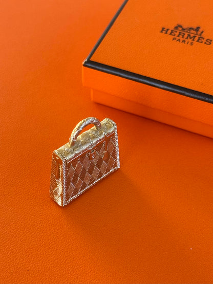 Pre-owned Hermès Curiosity Kelly Gold Pendant Necklace Charm