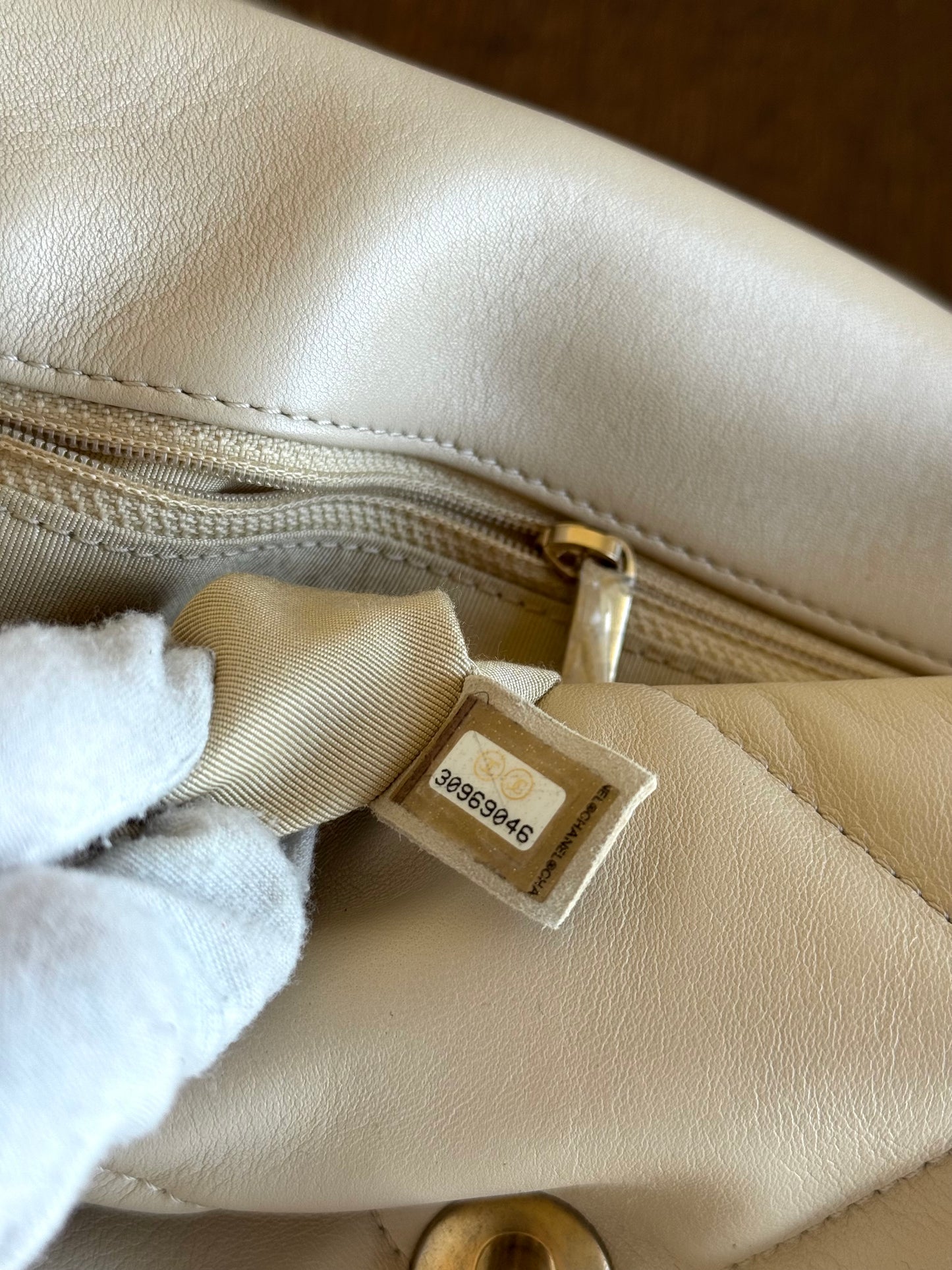 Pre-owned Chanel 19 Small Beige Lambskin Flap Bag