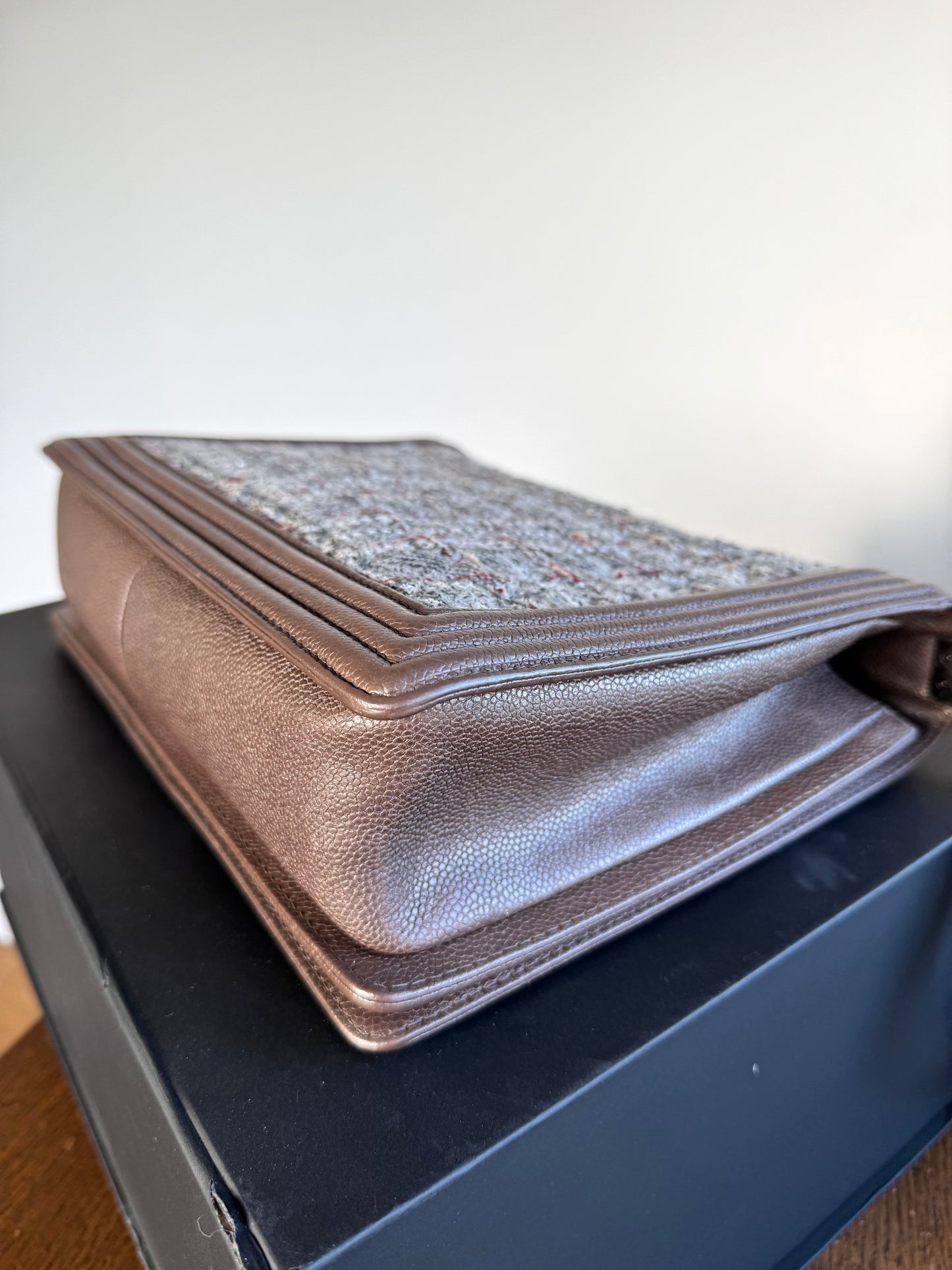 Pre-owned Chanel Boy Maxi Brown Tweed Leather Flap Bag