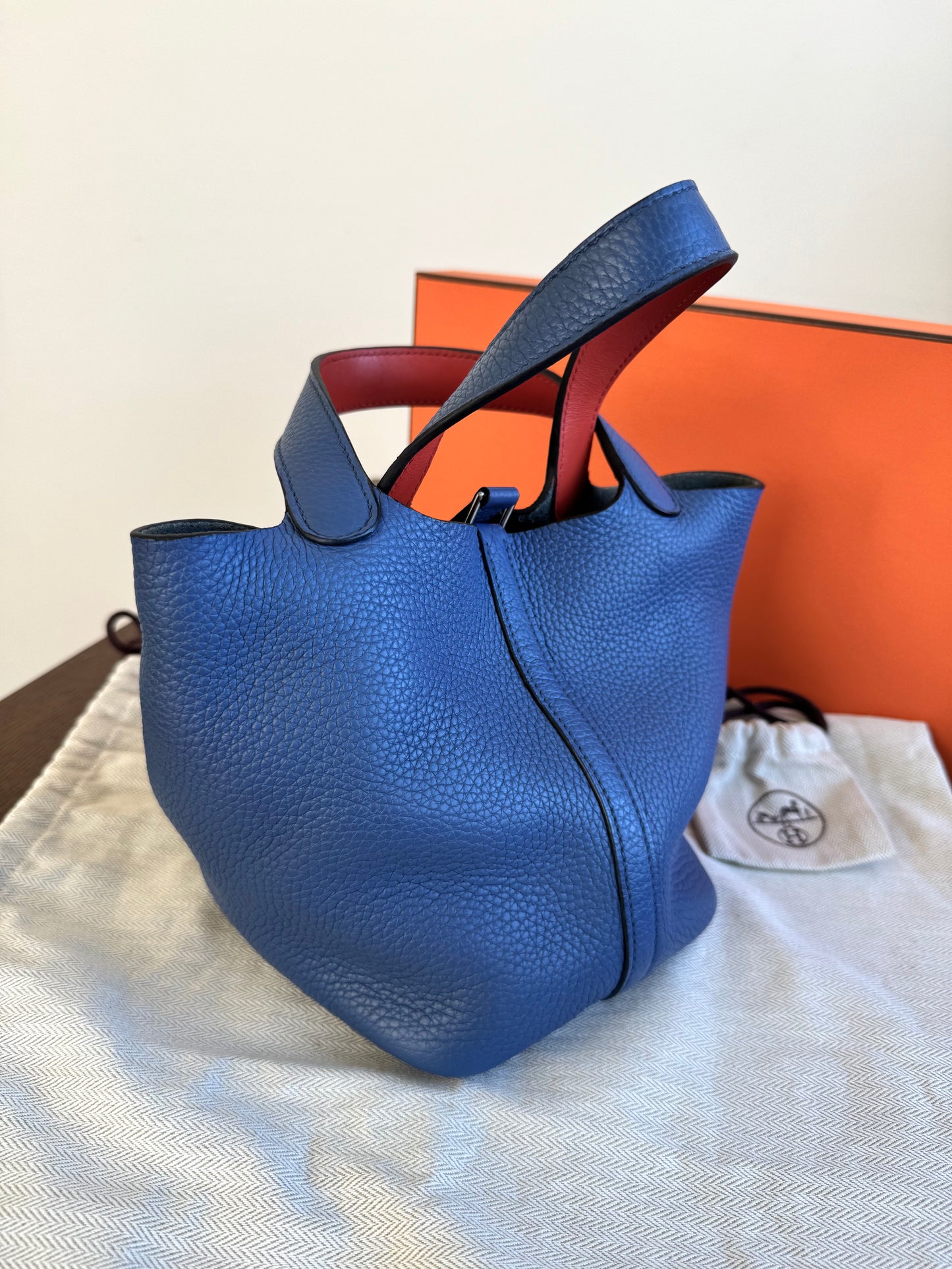 Pre-owned Hermès Picotin 18 Blue Brighton Capucine Clemence Bucket Bag