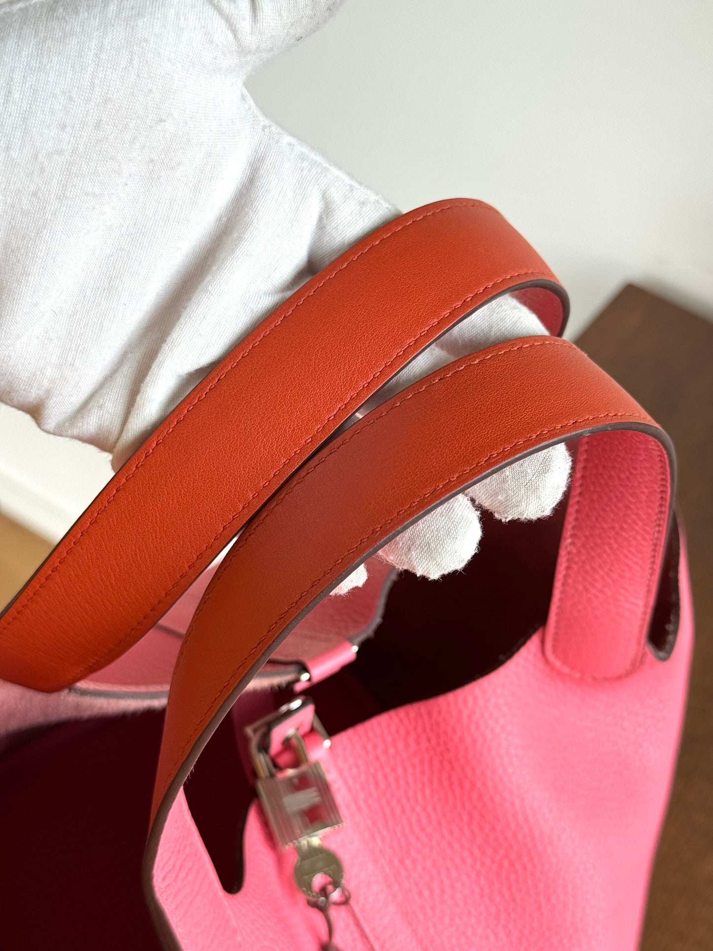 Pre-owned Hermès Picotin 22 Rose Azalee Clemence Handbag