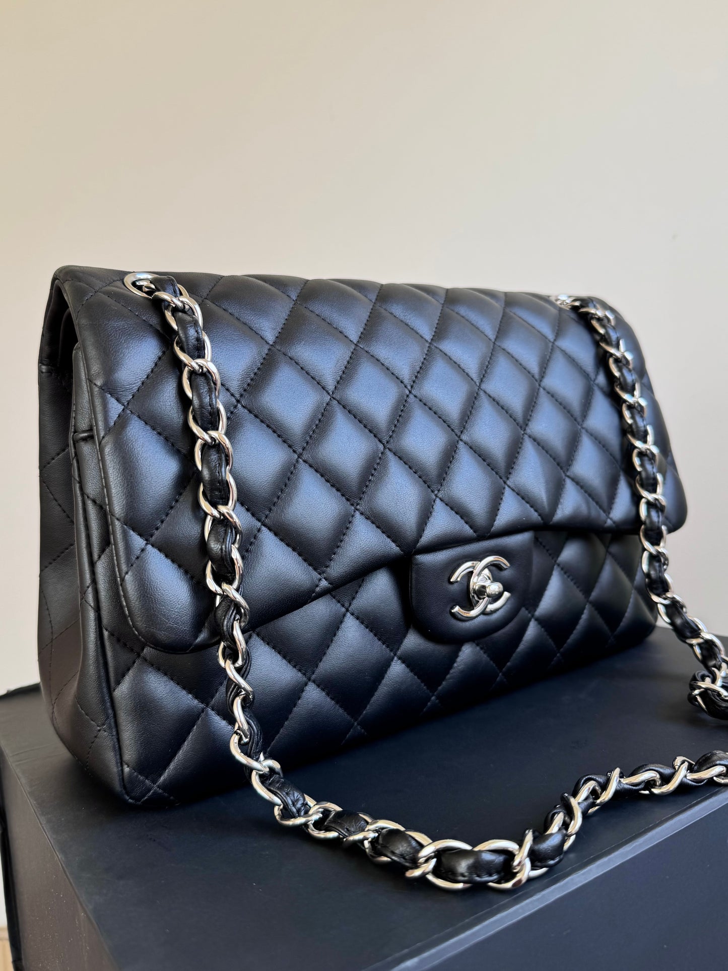 Pre-owned Chanel Timeless Classic Jumbo Black Lambskin Flap Bag