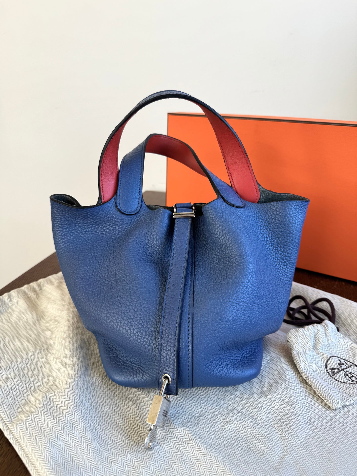 Pre-owned Hermès Picotin 18 Blue Brighton Capucine Clemence Bucket Bag
