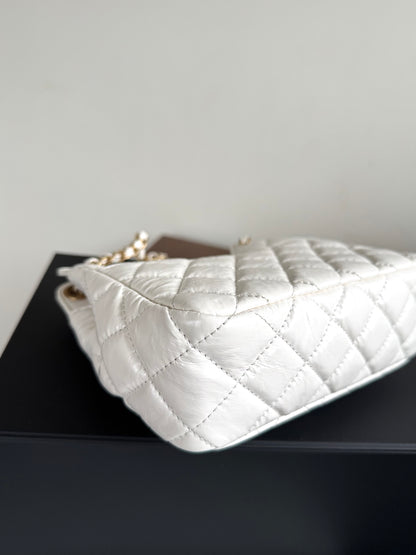 Pre-owned Chanel 2023 CC Small Wavy White Shiny Calfskin Hobo Bag