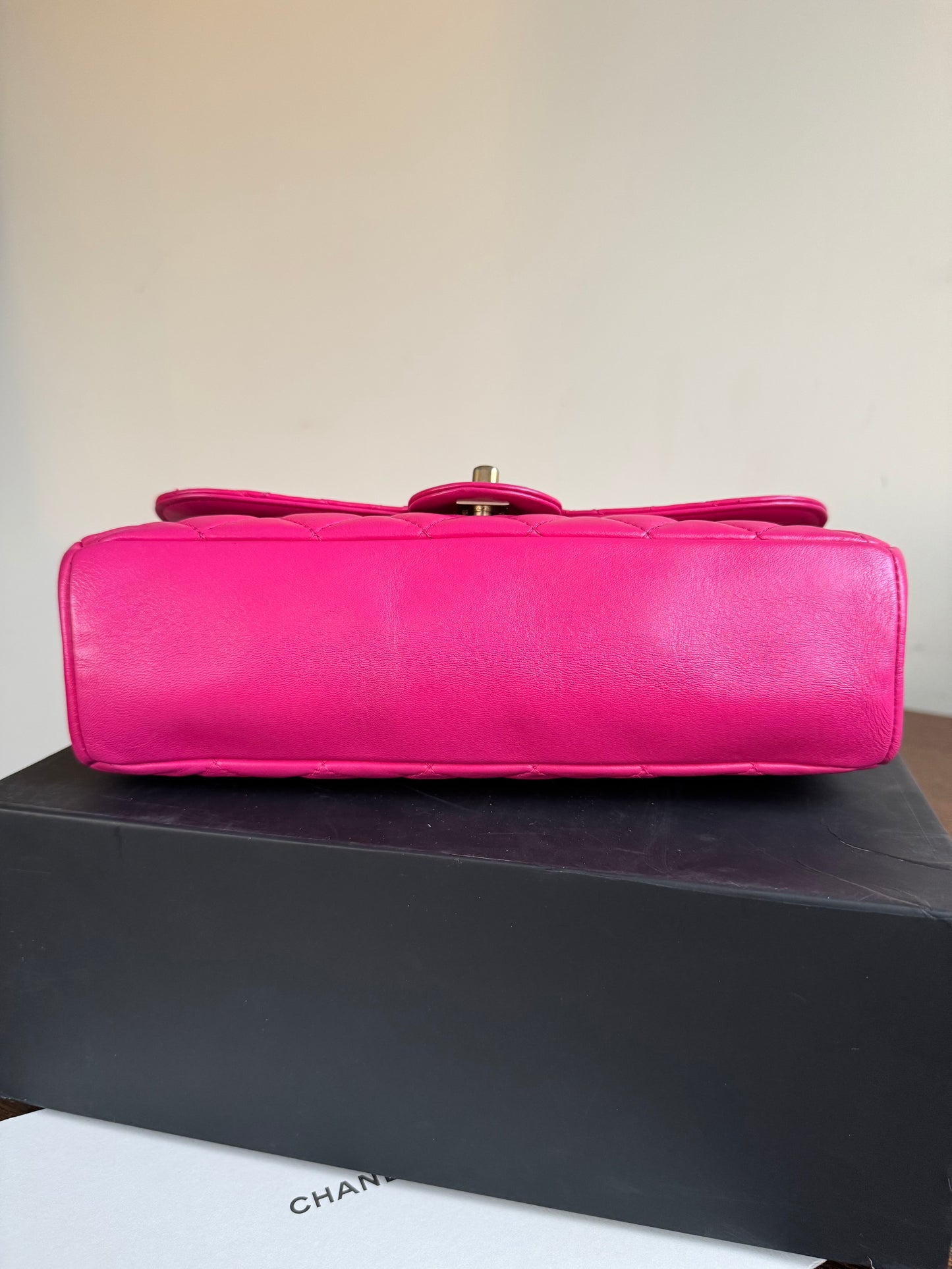 Pre-owned Chanel Paris-Seoul Mademoiselle Chic Medium Pink Leather Bag