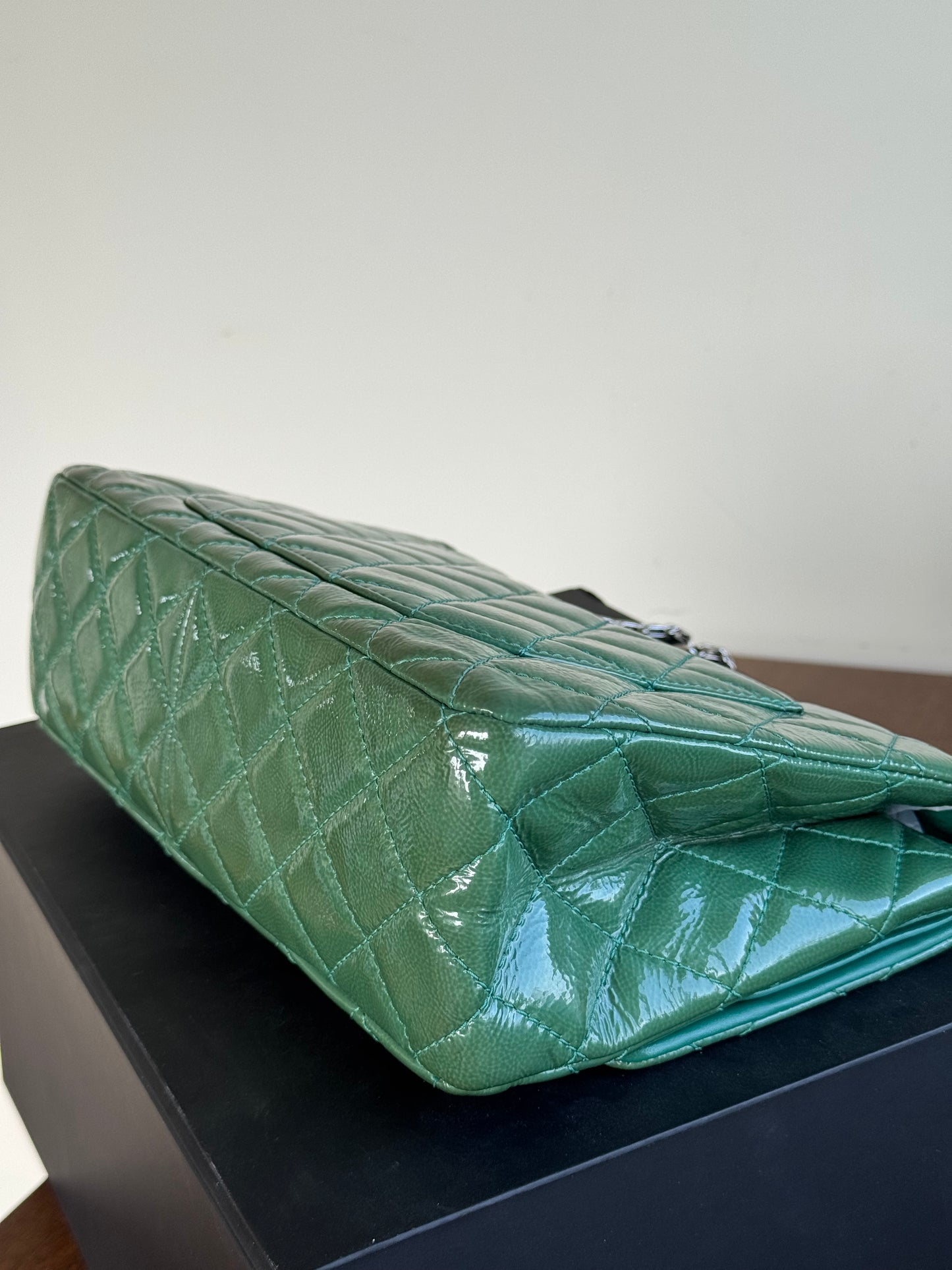 Pre-owned Chanel 2.55 Reissue Maxi 227 Dark Green Patent Leather Flap Bag
