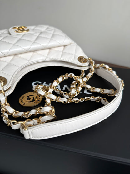 Pre-owned Chanel 2023 CC Small Wavy White Shiny Calfskin Hobo Bag