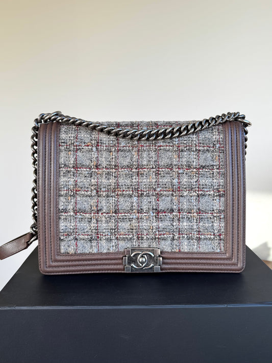 Pre-owned Chanel Boy Maxi Brown Tweed Leather Flap Bag