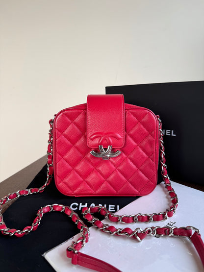 Pre-owned Chanel CC Box Mini Red Leather Camera Bag