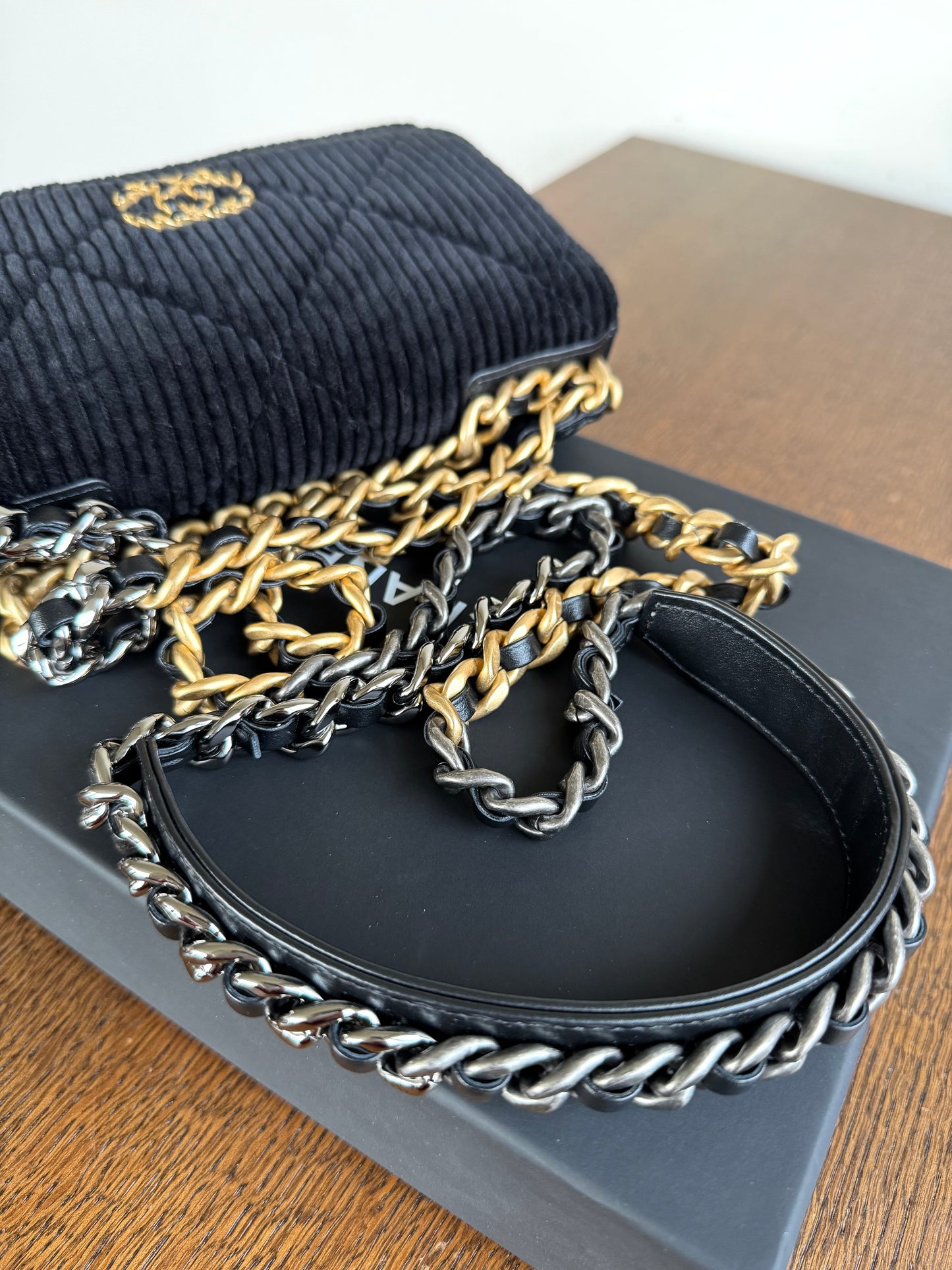 Pre-owned Chanel 19 Wallet On Chain Corduroy Black Bag