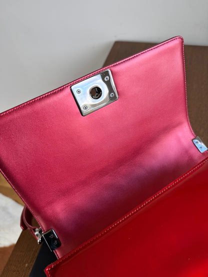 Pre-owned Chanel Boy Medium Metallic Red Patent Leather Bag