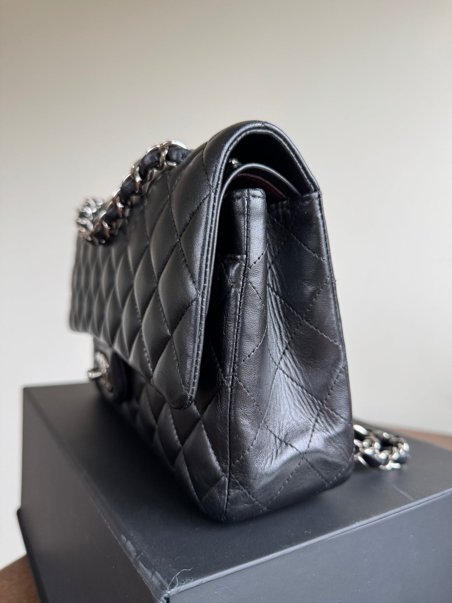 Pre-owned Chanel Timeless Classic Medium Black Lambskin Flap Bag