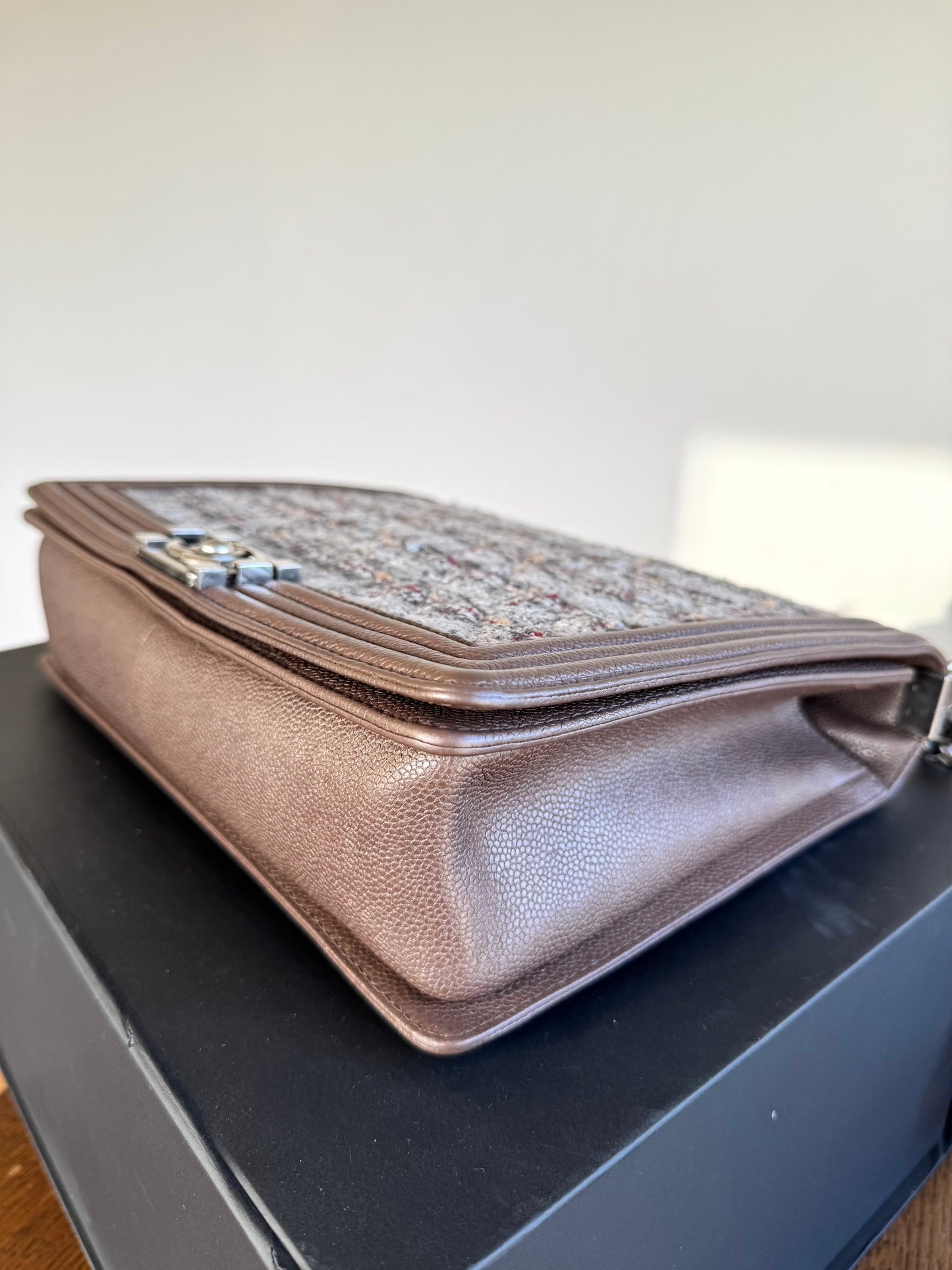 Pre-owned Chanel Boy Maxi Brown Tweed Leather Flap Bag