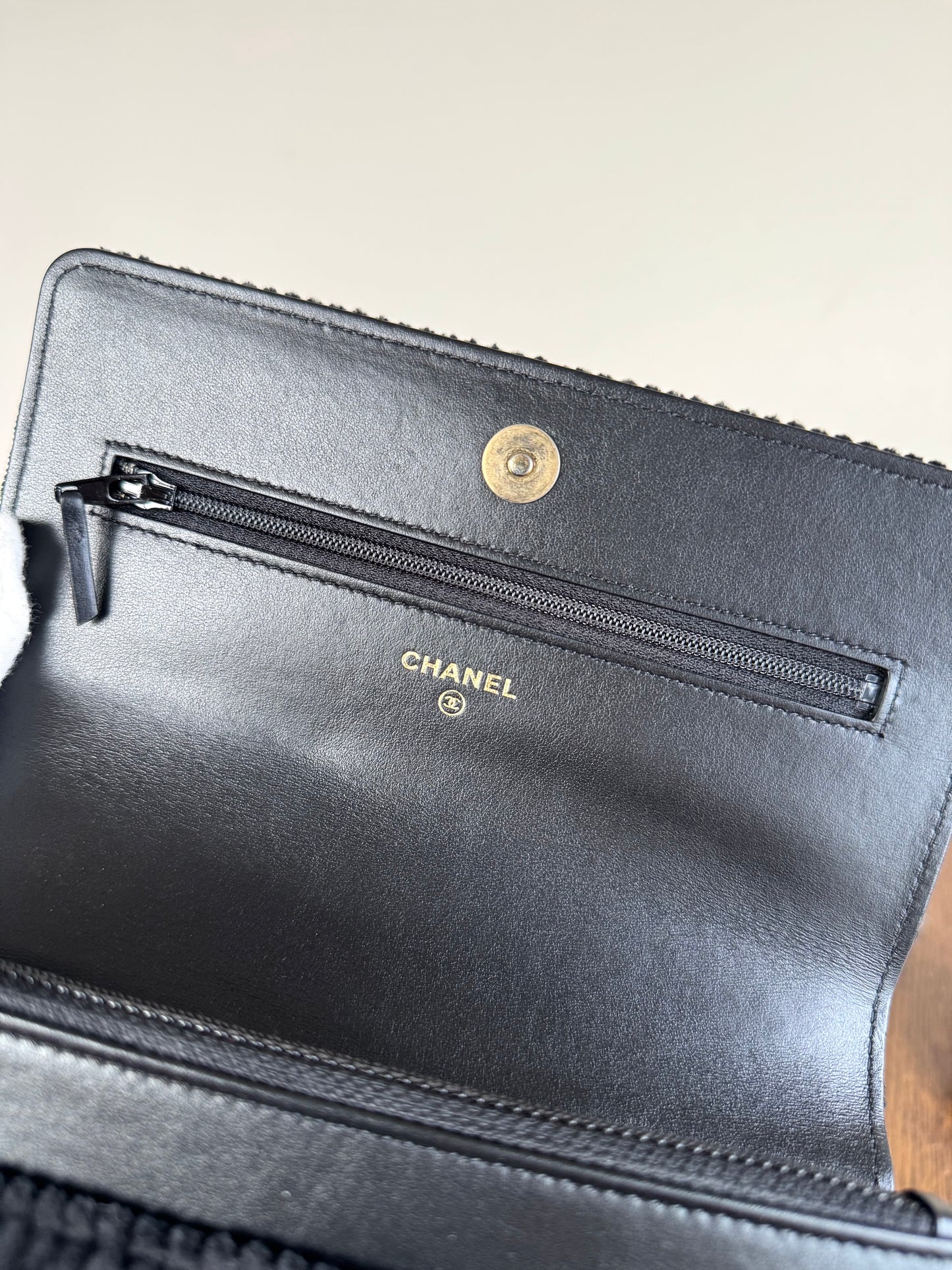 Pre-owned Chanel 19 Wallet On Chain Corduroy Black Bag