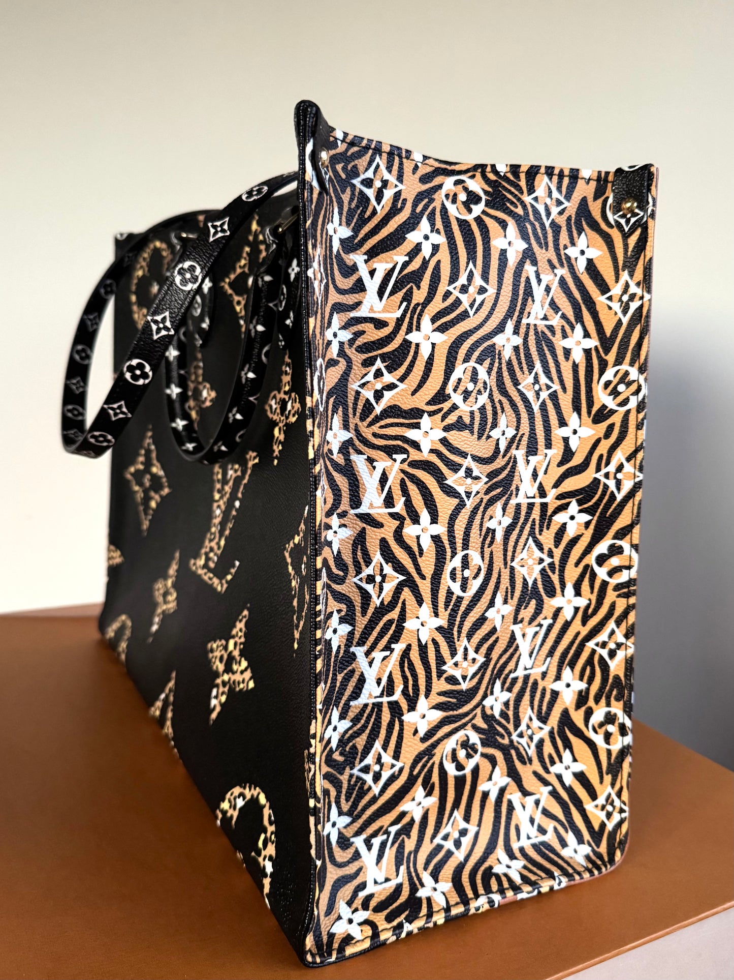 Pre-owned Louis Vuitton OnTheGo GM Jungle Monogram Tote Bag Limited Edition