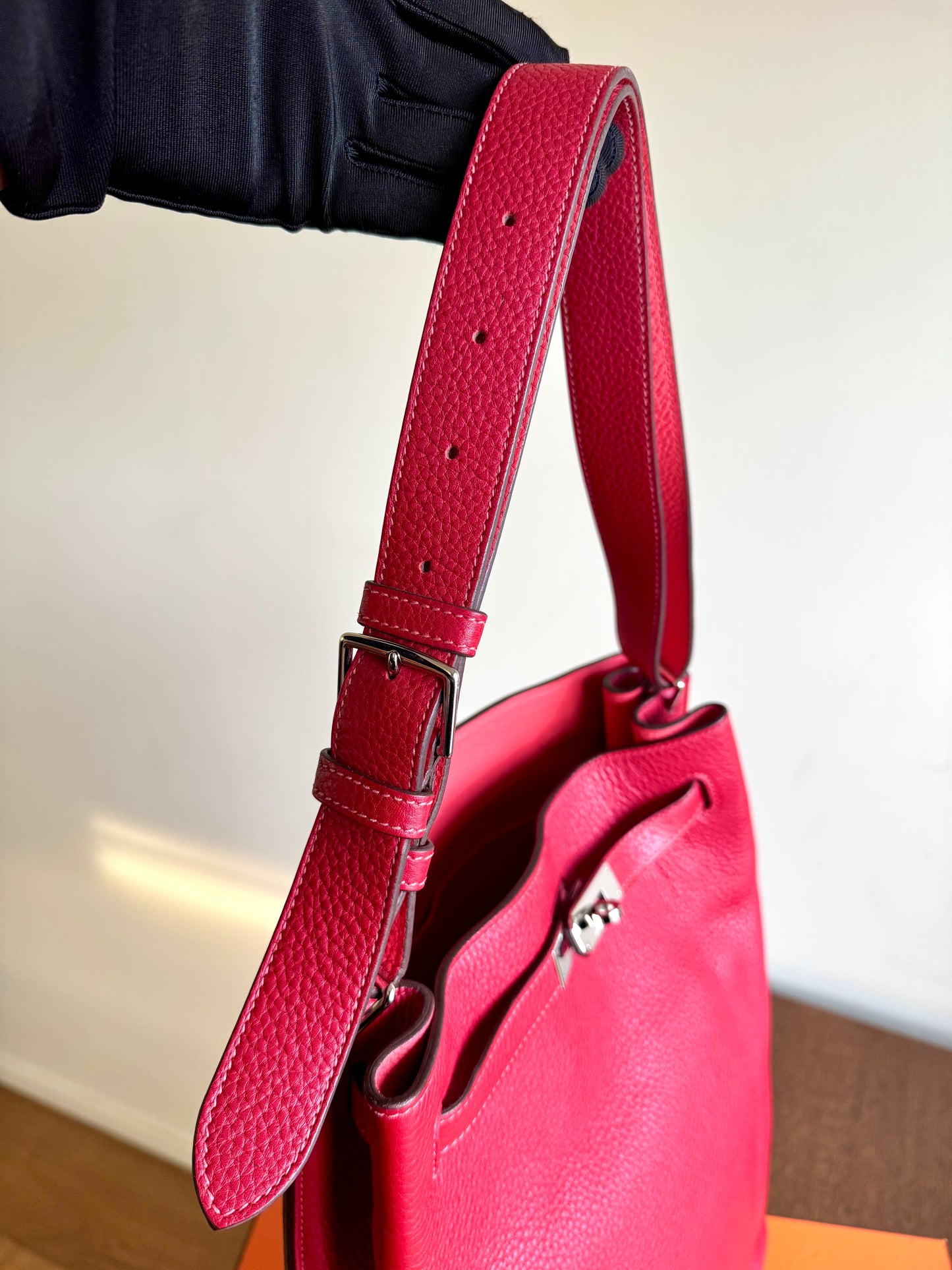Pre-owned Hermès So Kelly 26 Red Togo Shoulder Bag