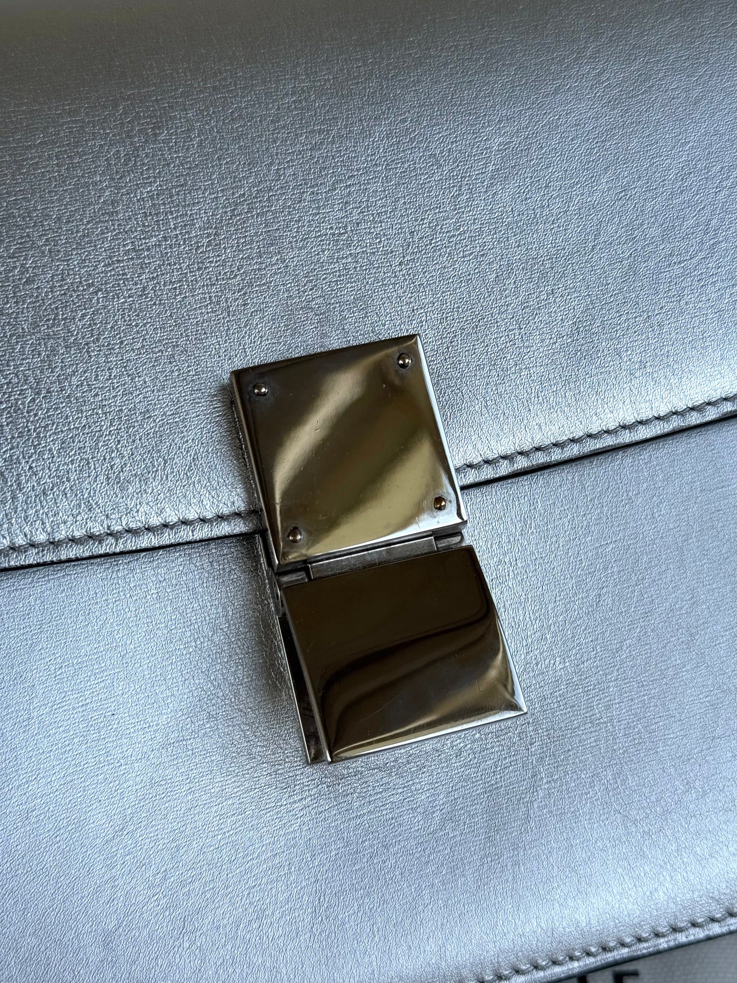 Pre-owned Céline Classic Box Medium Silver Leather Bag