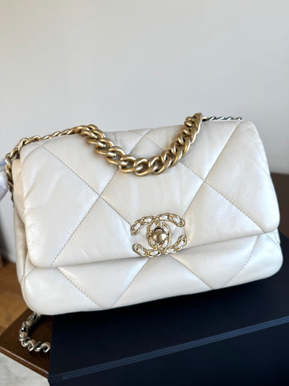 Pre-owned Chanel 19 Small Beige Lambskin Flap Bag