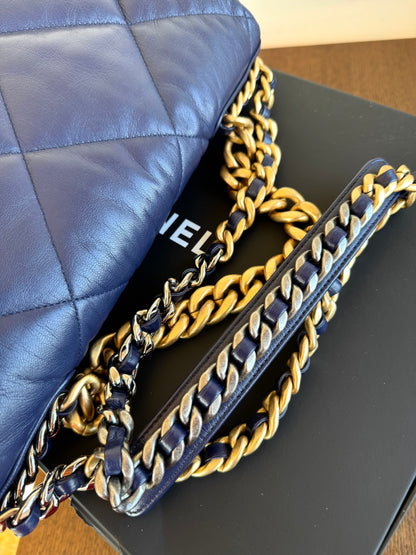 Pre-owned Chanel 19 Maxi Navy Lambskin Flap Bag