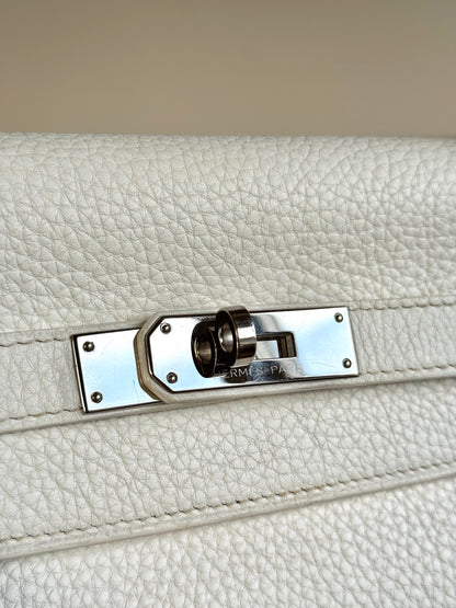 Pre-owned Hermès Kelly 32 White Clemence Leather Bag