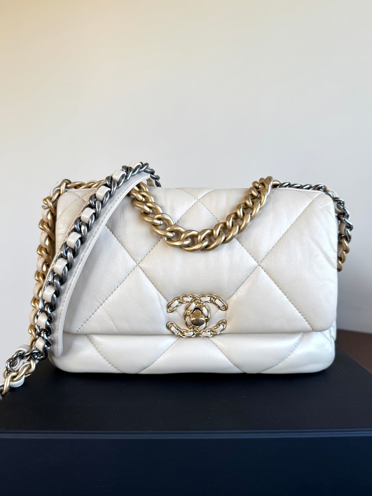 Pre-owned Chanel 19 Small Beige Lambskin Flap Bag