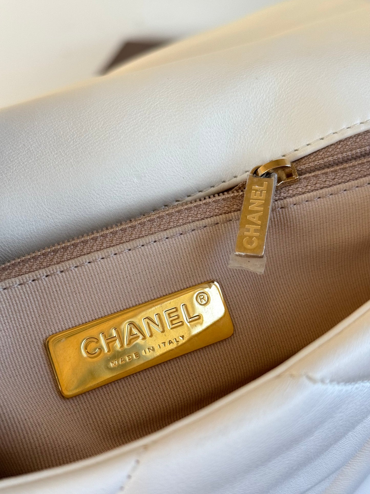 Pre-owned Chanel 19 Small White Lambskin Flap Bag