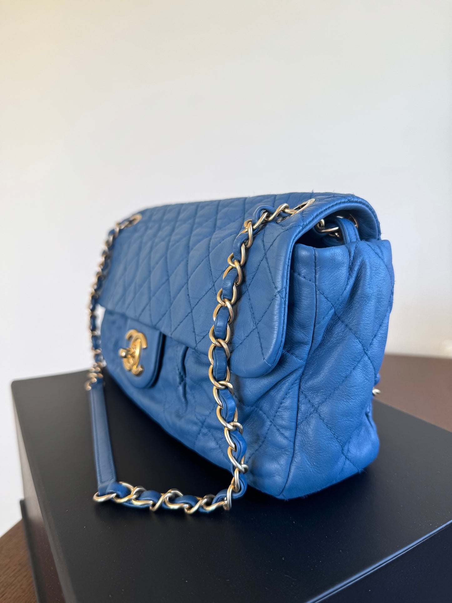 Pre-owned Chanel CC Large Blue Iridescent Calfskin Flap Bag