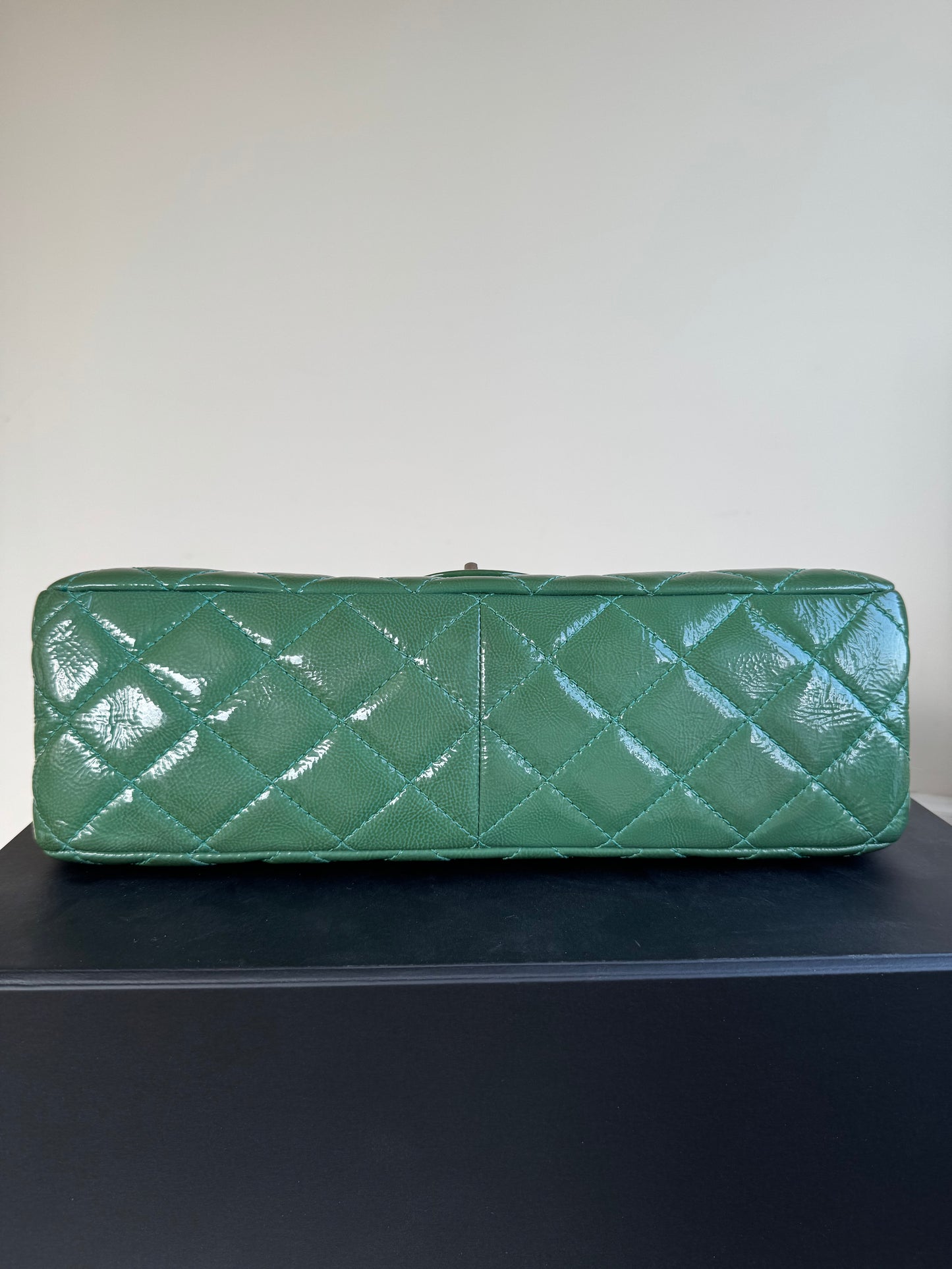 Pre-owned Chanel 2.55 Reissue Maxi 227 Dark Green Patent Leather Flap Bag