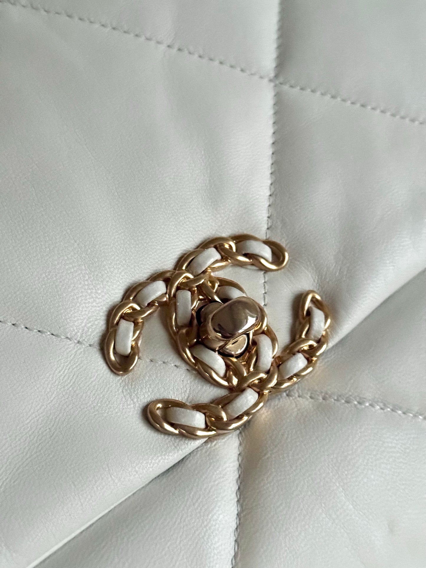 Pre-owned Chanel 19 Maxi White Lambskin Flap Bag